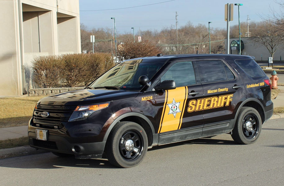 Sheriff's SUV parked in front of courthouse in Decatur, Illinois